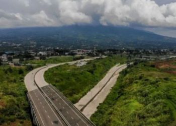Tol Bocimi Seksi 2 Longsor, Satu Kendaraan Masuk Lubang