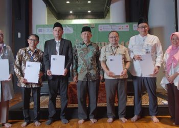 YPM Salman ITB Beri Apresiasi Fasilitator Sertifikasi Halal kepada Bio Farma