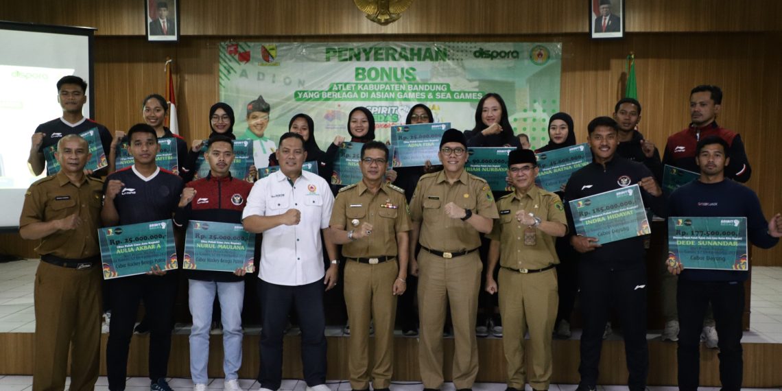 Bupati Bandung Beri Bonus Kepada Atlet Berprestasi di ASIAN Games dan SEA Games
