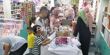Ratusan Anak-anak Serbu Toko Mainan di Cianjur Usai Diberi THR