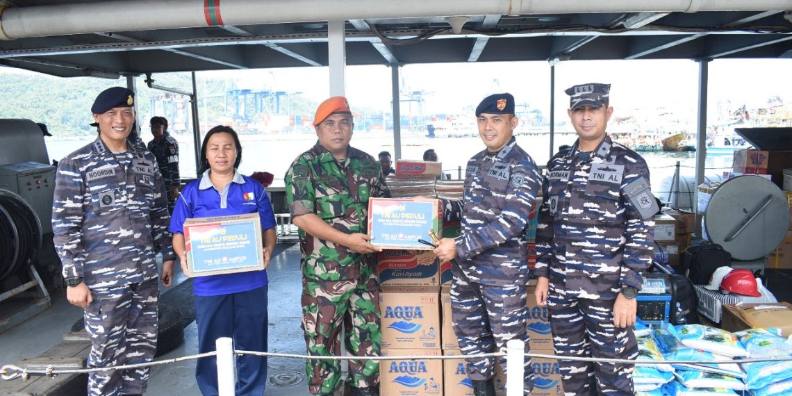 TNI AU Peduli, Kirimkan Bantuan Logistik Untuk Masyarakat Terdampak Bencana Erupsi Gunung Ruang