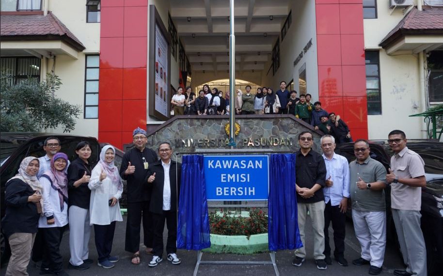 FT Unpas dan Pemkot Bandung Serta Asbekindo Uji Emisi Kendaraan Masuk Kampus