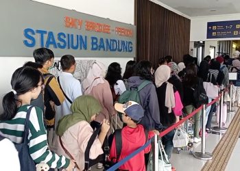 Penumpang Melonjak di Bandung, PT KAI Siapkan Kereta Tambahan