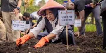 Kota Bandung Tanam Cabai dan Bawang Serentak di Seluruh Kecamatan