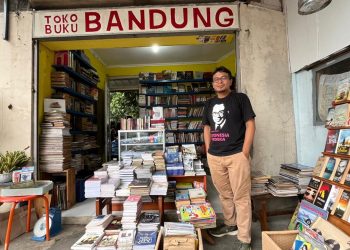 Toko Buku Bandung: Menyebarkan Api Literasi di Tengah Tantangan Digital