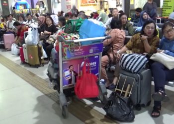 Libur Panjang, Penumpang Padati Stasiun Bandung