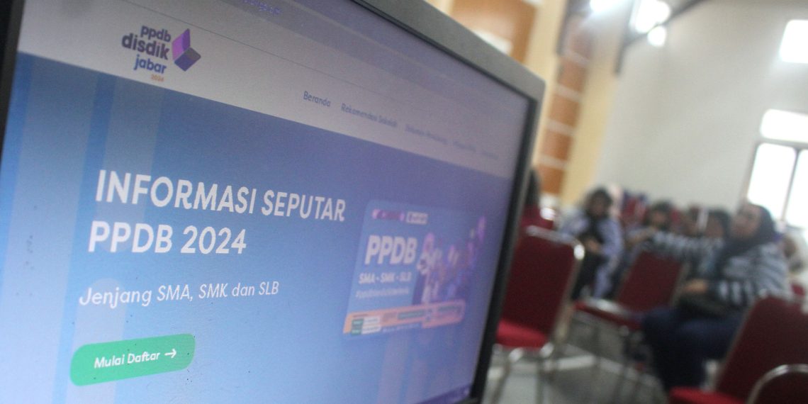 Foto: Server Down Warnai Pendaftaran PPDB SMA Hari Pertama