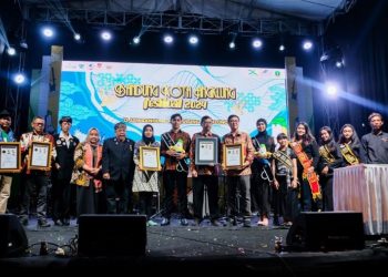 rekor angklung terlama di Indonesia