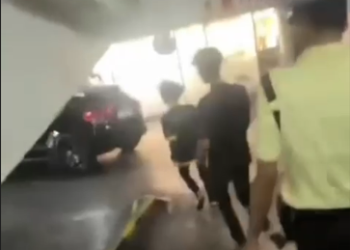 Viral, Sejoli Mesum Dalam Mobil di Parkiran Mall