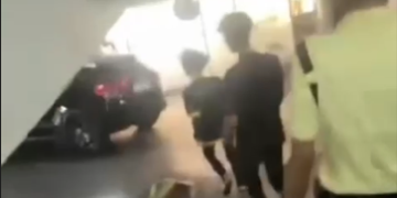 Viral, Sejoli Mesum Dalam Mobil di Parkiran Mall