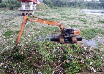 Foto: Pembersihan Sampah di Sungai Citarum