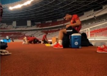 Momen Ketika Pemain Timnas Indonesia Laksanakan Sholat