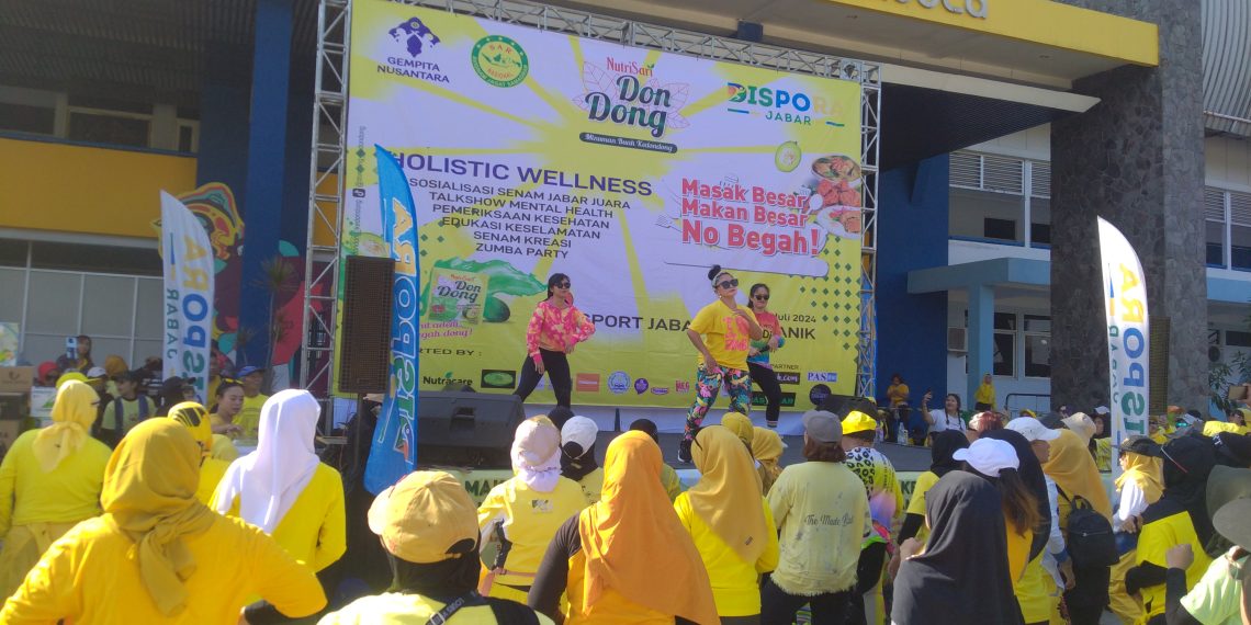 Ratusan Warga Bandung Ikuti Holistic Wellness