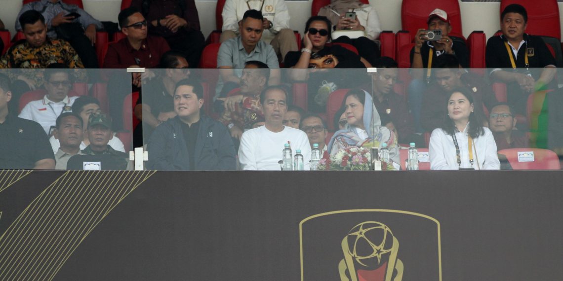 Presiden Joko Widodo dan Ketua Umum PSSI Erick Thohir Saksikan Pembukaan Turnamen Pramusim Piala Presiden 2024