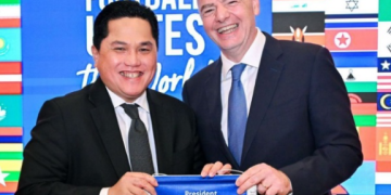 Erick Thohir Bertemu Presiden FIFA, Netizen Singgung Nasib Maarten Paes