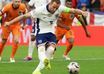 Penalti Kontroversial Harry Kane, Gary Neville Berpihak pada Belanda