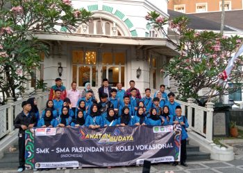 Puluhan Siswa dan Guru SMA/SMK Pasundan Ikuti Pertukaran Pelajar ke Malaysia