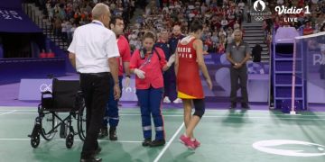 Walau Alami Cedera Serius, Carolina Marin Tolak Keluar Lapangan Menggunakan Kursi Roda