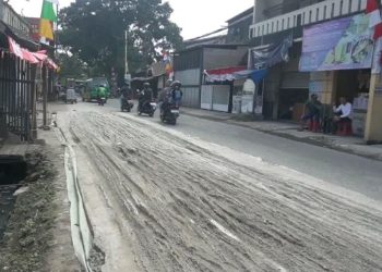 jalan rusak di cimahi selatan