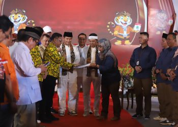 Hari Pertama Masa Pendaftaran Calon Pilgub, Dedi Mulyadi – Erwan Setiawan Datangi KPU