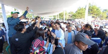 Paslon Jeje dan Asep Ismail Senam Sehat Bersama Ribuan Warga Lembang