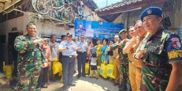 Meningkatkan Kesejahteraan Masyarakat Sekitar,Danlanud  Husein Sastranegara Resmikan Fasilitas MCK di Kelurahan Husein Sastranegara