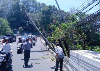 Pipa PDAM Bocor Akibatkan Tanah Longsor di Babakan Siliwangi