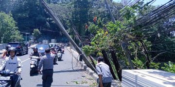 Pipa PDAM Bocor Akibatkan Tanah Longsor di Babakan Siliwangi