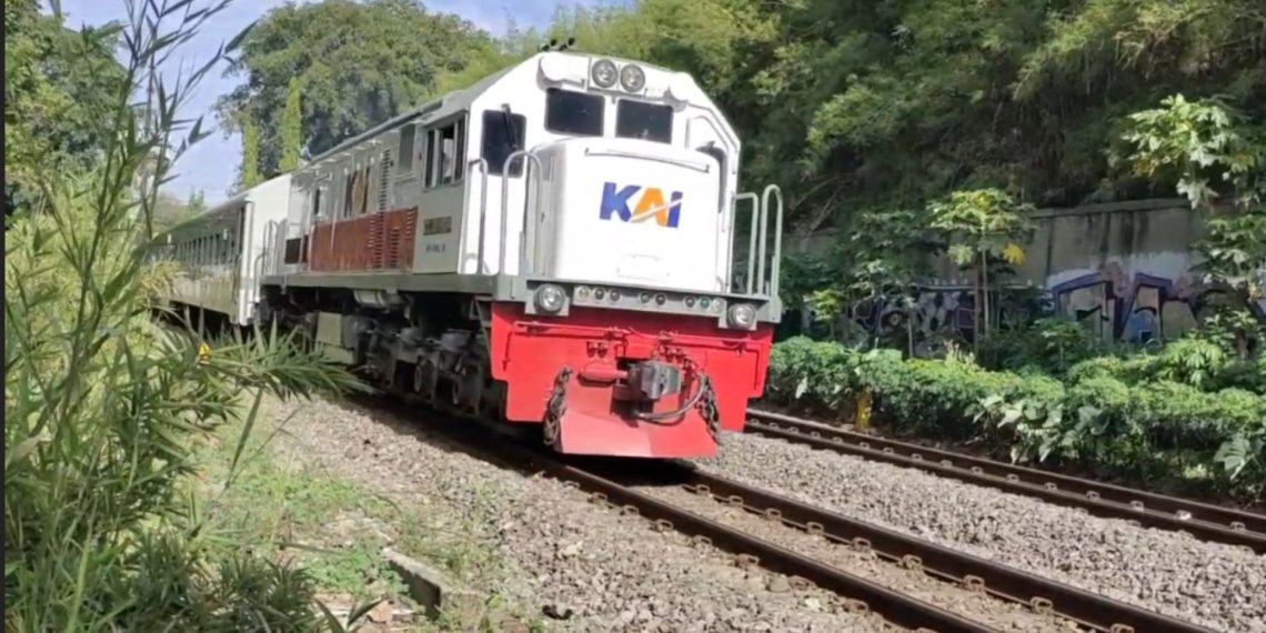 pemuda tewas di kereta api