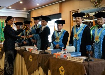 Sidang disertasi Endah