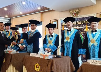 Sidang Disertasi Deni Permana