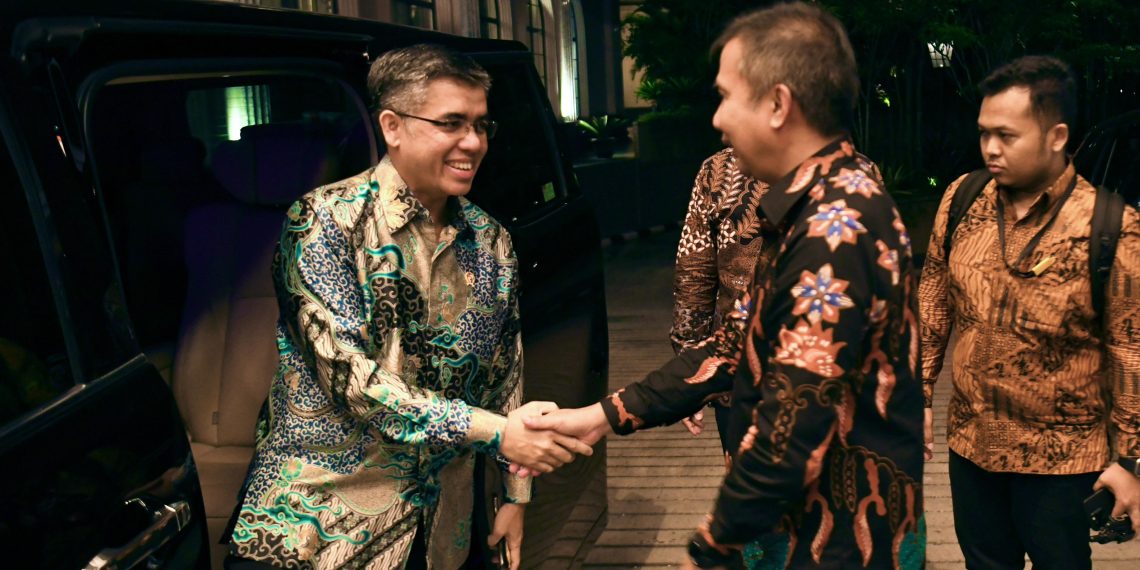 Bey Machmudin Hadiri TOP CEO Indonesia Awards 2024