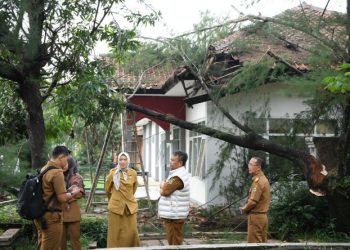 akibat bencana Hujan angin di Cimahi di pantau Sekda Jabar
