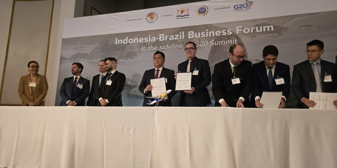 penerbangan komersial