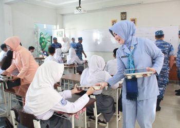 Uji Coba Makan Siang Bergizi Lanud Husein Sastranegara