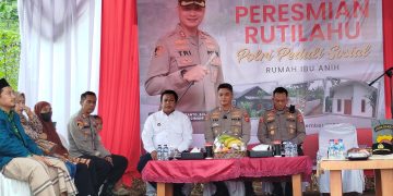 Polres Cimahi Rehab Rumah Bilik Ibu Anih