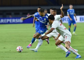 Menggila di Stadion GBLA, Persib Hajar Malut United 2-0