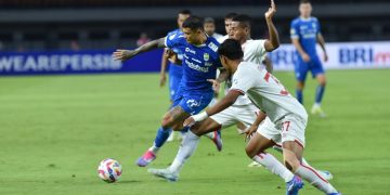 Menggila di Stadion GBLA, Persib Hajar Malut United 2-0