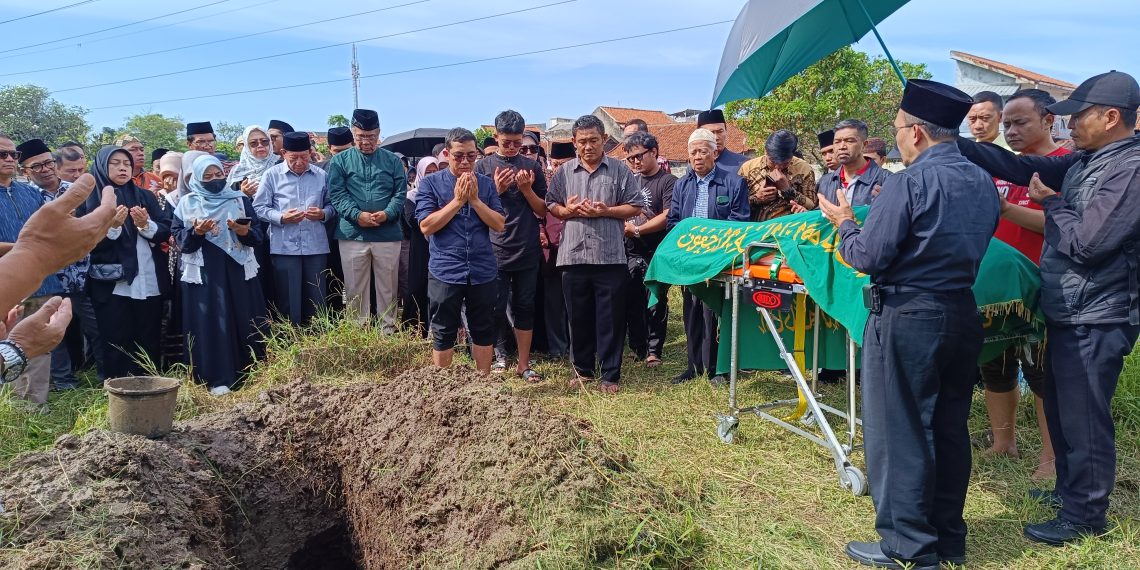 Anggota Dewan Pangaping Paguyuban Pasundan Prof. Dr. Nanat