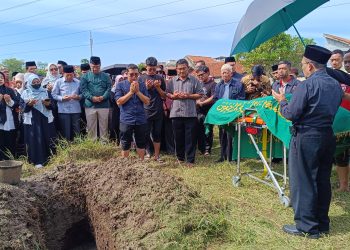 Anggota Dewan Pangaping Paguyuban Pasundan Prof. Dr. Nanat