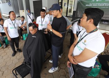 Pelatihan Pangkas Rambut bagi Para Teman Disabilitas