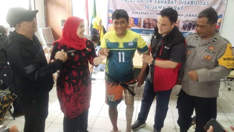 Pembagian Alat Prostetik Gratis untuk Difabel