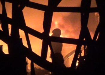 kebakaran tiga pabrik