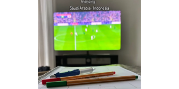 Alex Pastoor Memasang Mode Serius