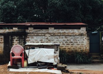 memerangi kemiskinan