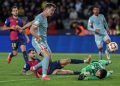 Pertahanan Barcelona Amburadul, Hansi Flick Emosi