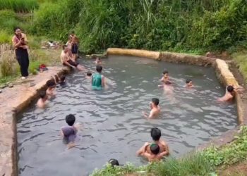 kolam air panas