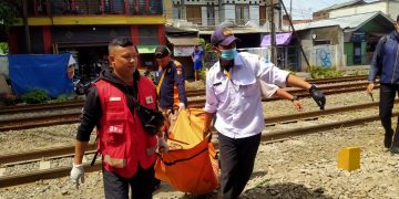 tertabrak kereta feeder