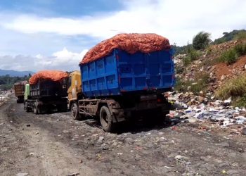 TPA Sarimukti overload