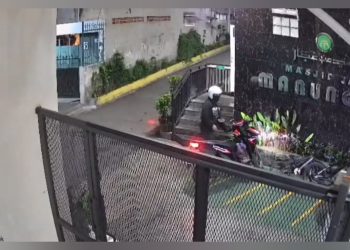 Pencurian Motor di Halaman Masjid Terekam CCTV